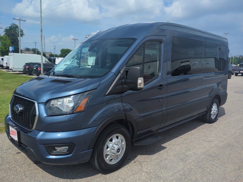 2025 Ford Transit Wagon XLT 15 Passenger