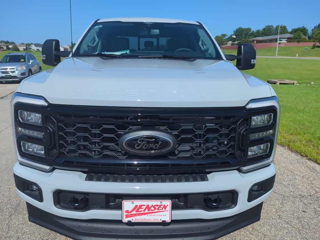 2025 Ford F-350 XLT