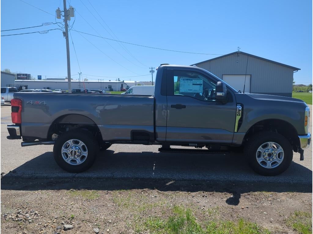 2025 Ford F-350 XLT